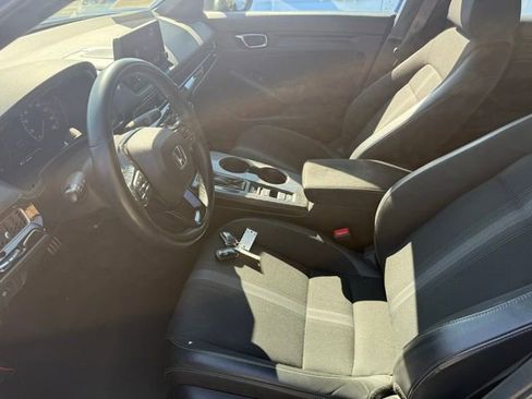 Used 2023 Honda Civic Sport image 9