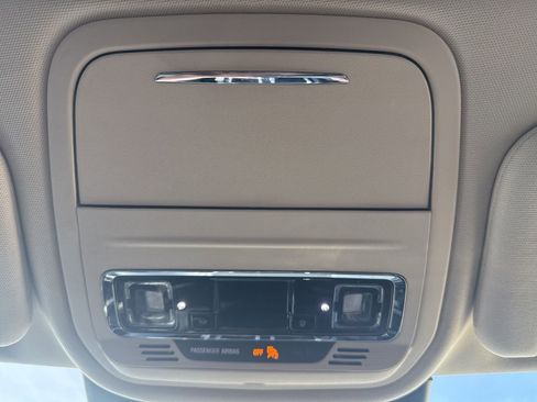 Used 2021 Lincoln Aviator AWD image 23