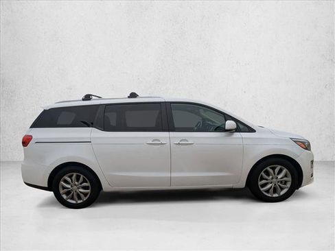 Used 2021 Kia Sedona EX image 4