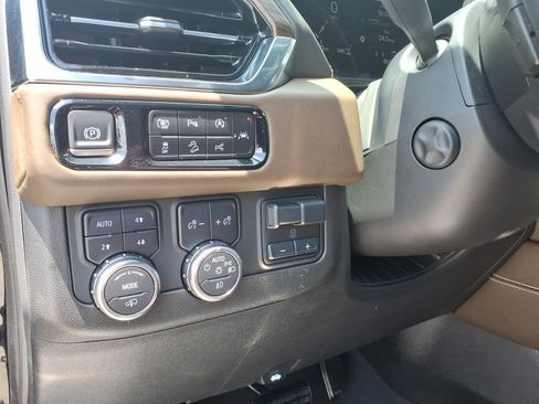 Used 2025 GMC Yukon Denali Ultimate AWD/4WD image 25