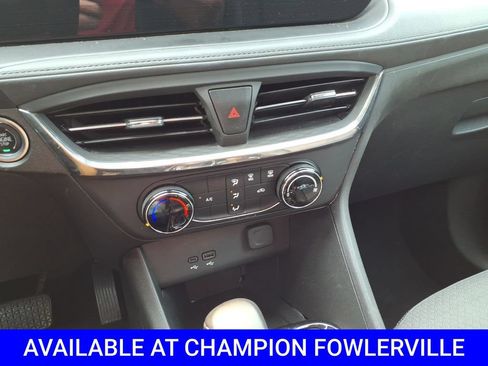 Used 2025 Buick Encore GX Preferred FWD image 13