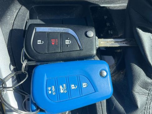 Used 2023 Toyota RAV4 LE image 13