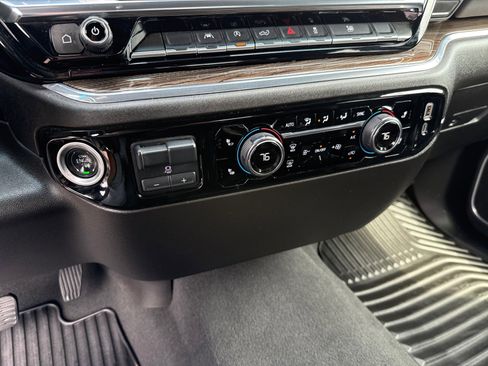 Used 2025 Chevrolet Silverado 1500 LT image 20