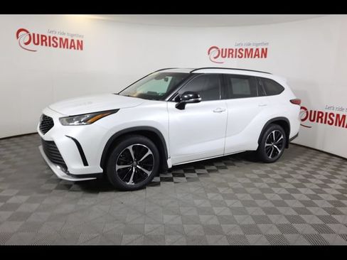 Used 2022 Toyota Highlander XSE AWD/4WD image 10