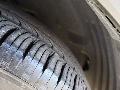 Used 2025 Ford Explorer Active image 53