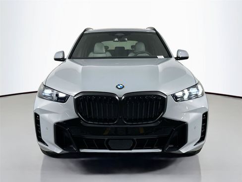 New 2026 BMW X5 xDrive40i w/ M Sport Package AWD/4WD image 2