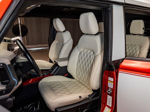 Used 2023 Ford Bronco Wildtrak image 20