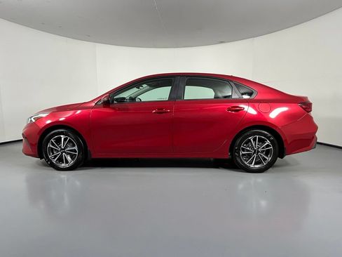 Used 2023 Kia Forte LXS w/ LXS Technology Package FWD image 4