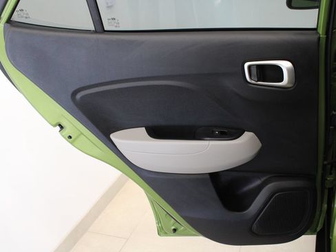 Used 2024 Hyundai Venue SEL FWD image 27