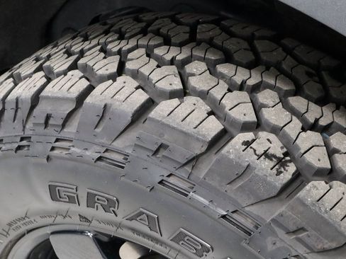 Used 2024 Ford Bronco Black Diamond image 20