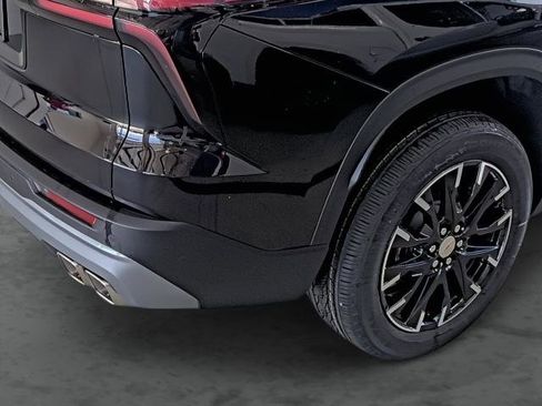 New 2026 Chevrolet Traverse LT w/ Sun and Wheel Package image 12