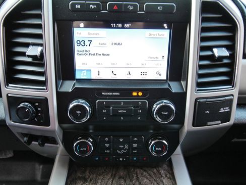 Used 2019 Ford F350 Lariat w/ Lariat Value Package image 30