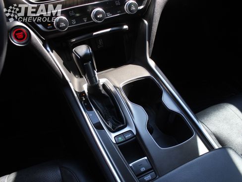 Used 2018 Honda Accord Touring image 20