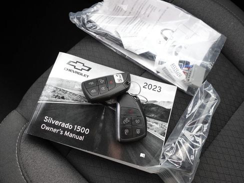 Used 2023 Chevrolet Silverado 1500 Custom image 38