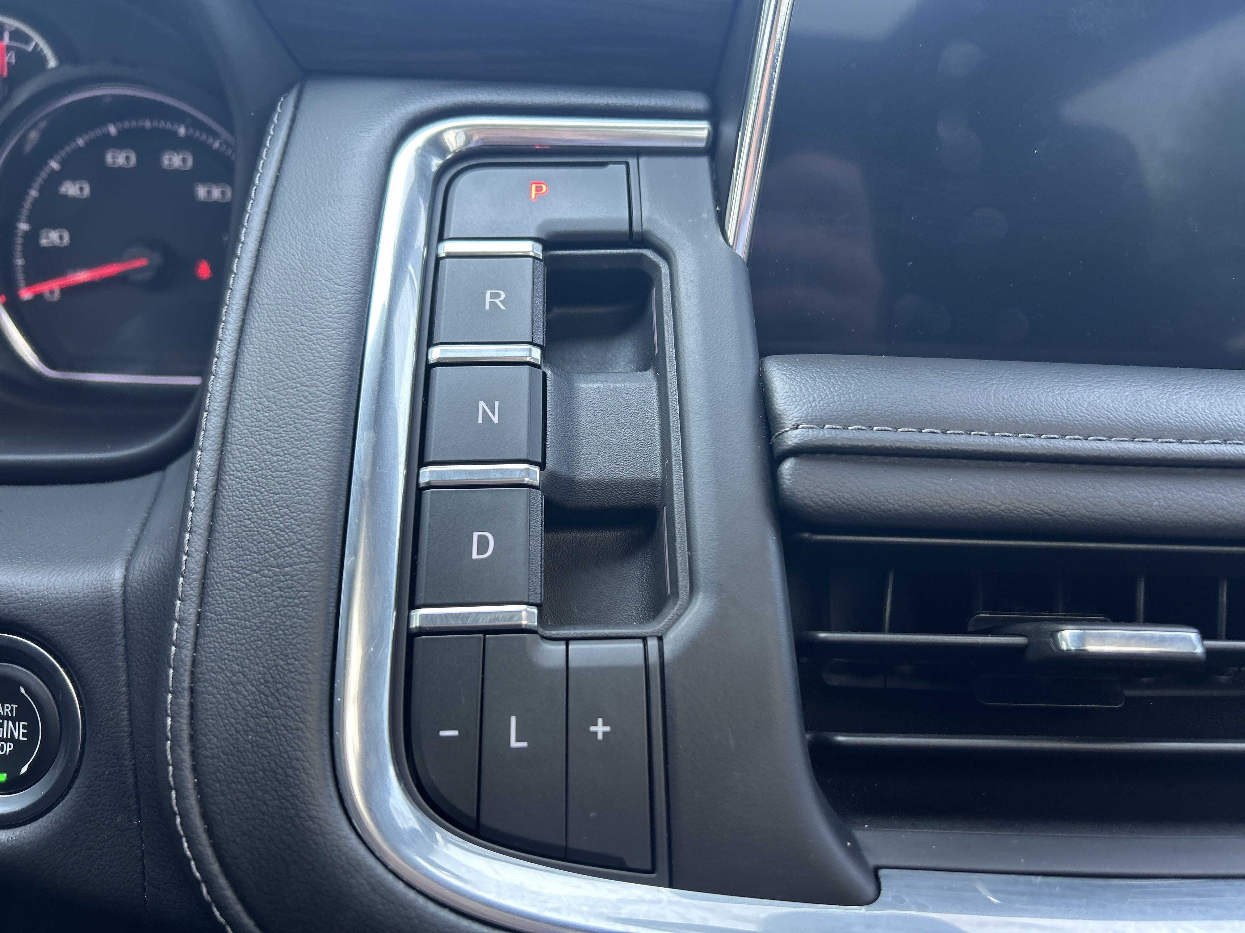 Used 2021 Chevrolet Tahoe Z71 AWD/4WD image 16