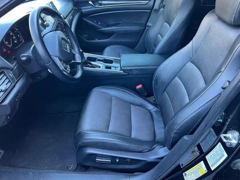 Used 2019 Honda Accord Sport image 9