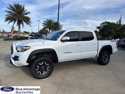 Used 2022 Toyota Tacoma TRD Off-Road w/ Technology Package image 5