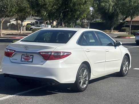 Used 2017 Toyota Camry SE FWD image 8