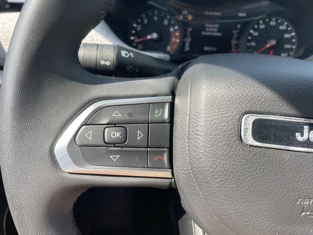 Used 2024 Jeep Compass Latitude AWD/4WD image 30