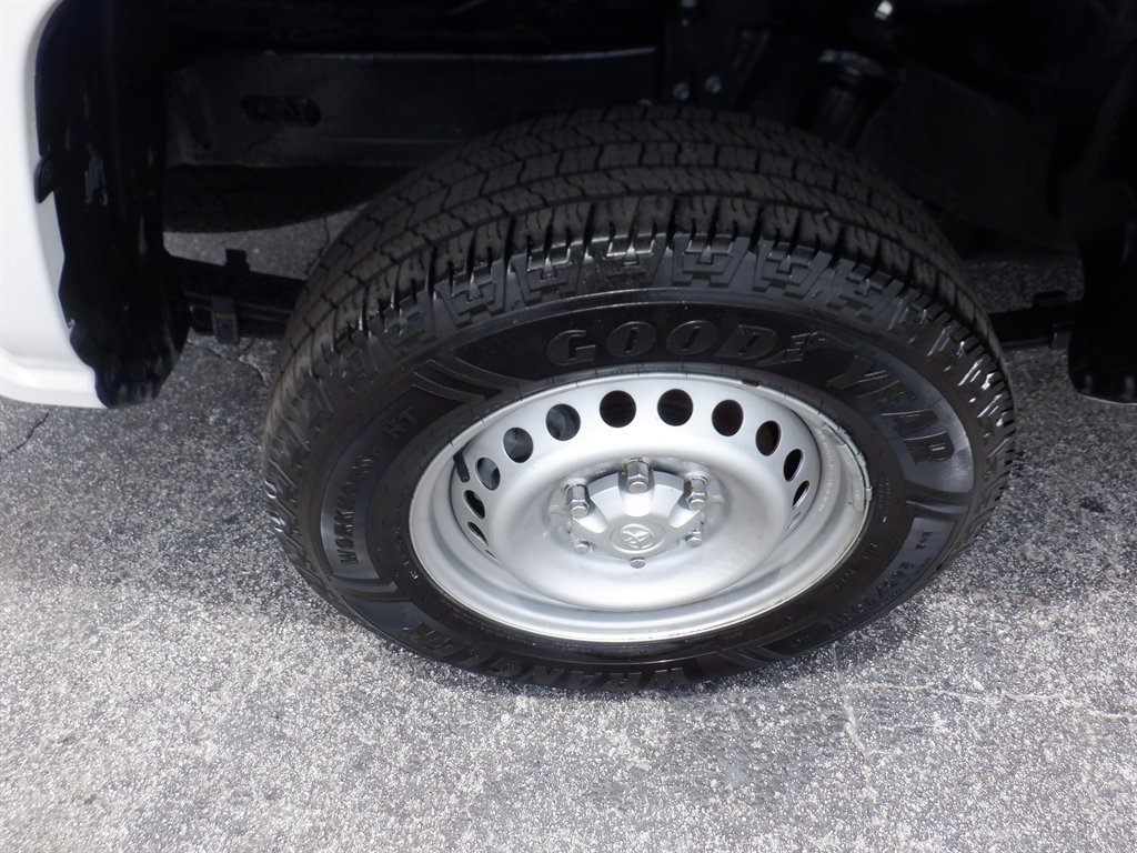 Used 2024 Toyota Tacoma SR RWD image 7