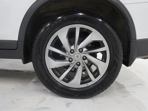 Used 2015 Nissan Rogue SL AWD/4WD image 9