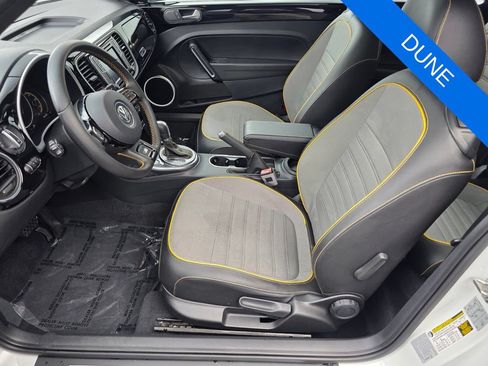 Used 2018 Volkswagen Beetle 2.0T Dune FWD image 9