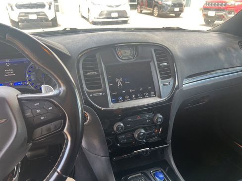 Used 2019 Chrysler 300 S RWD image 10