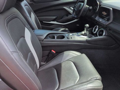 Used 2022 Chevrolet Camaro LT w/ Technology Package RWD image 18