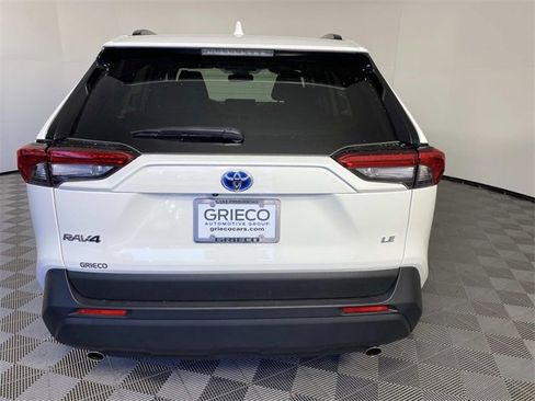 Used 2024 Toyota RAV4 LE image 7