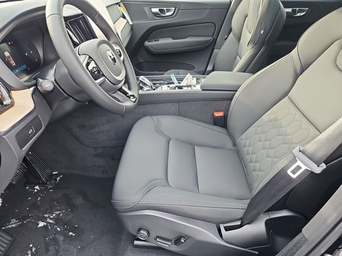 New 2026 Volvo XC60 B5 Plus w/ Protection Package Premier image 17