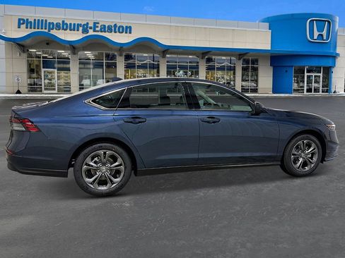 Used 2023 Honda Accord EX image 8