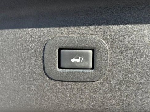 Used 2020 Nissan Armada SL w/ Premium Package image 8