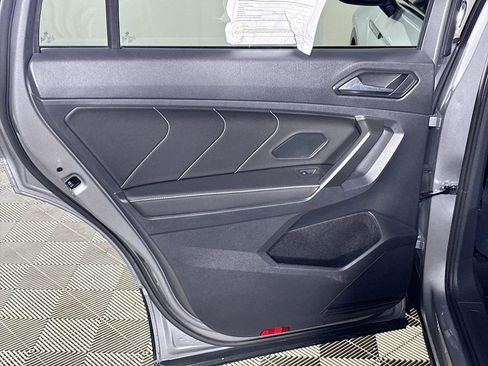 Certified 2022 Volkswagen Tiguan SE image 19
