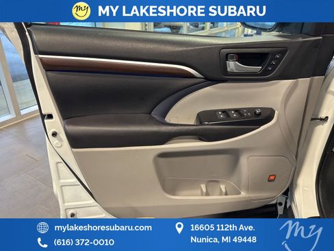 Used 2016 Toyota Highlander Limited Platinum image 24