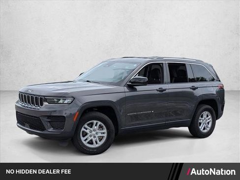 Used 2023 Jeep Grand Cherokee Laredo RWD image 1