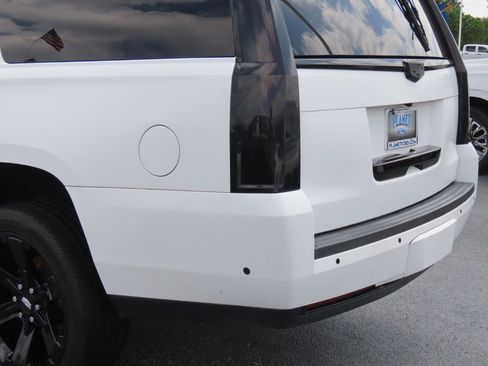 Used 2017 Cadillac Escalade ESV 2WD image 16