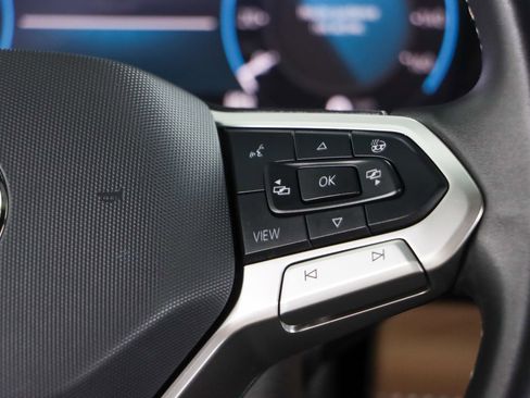 Used 2024 Volkswagen Atlas Cross Sport SE FWD image 14