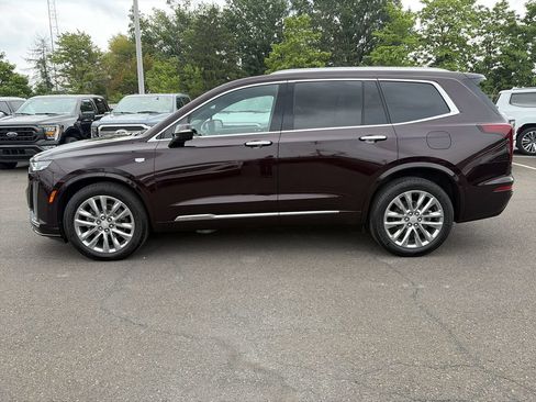 Used 2021 Cadillac XT6 Premium Luxury AWD/4WD image 2