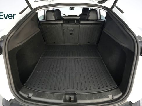 Used 2026 Tesla Model Y 2WD image 8