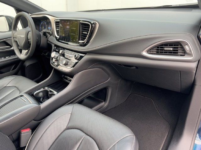 Used 2023 Chrysler Pacifica Limited w/ Uconnect Theater Family Group AWD/4WD image 33