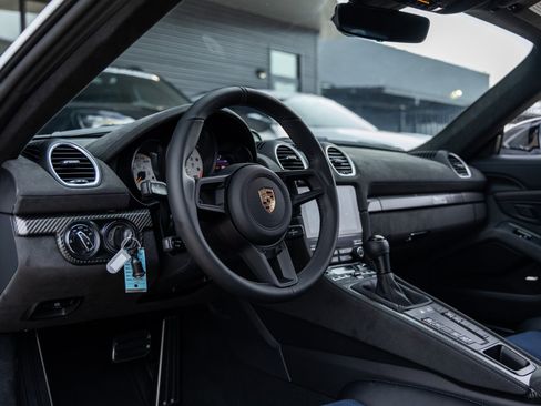 Used 2025 Porsche 718 Cayman GT4 RS image 4