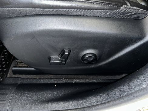 Used 2020 Jeep Cherokee Latitude Plus w/ Cold Weather Group image 6