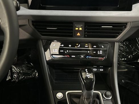 New 2026 Volkswagen Jetta SE FWD image 32