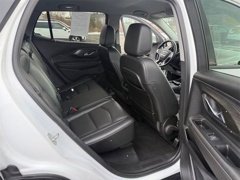 Used 2023 GMC Terrain SLT image 26