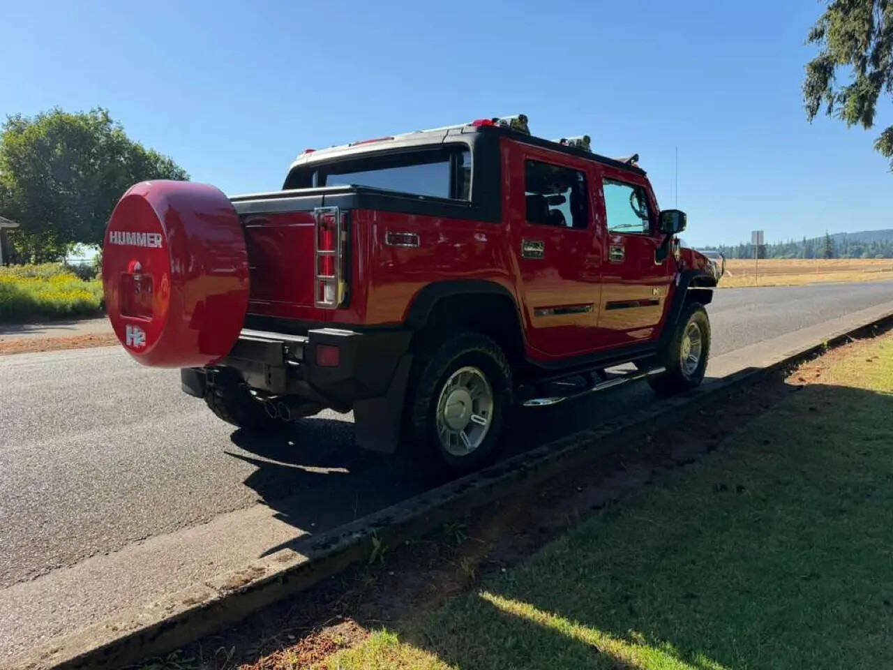 Used 2005 HUMMER H2 SUT w/ Preferred Equipment Group AWD/4WD image 7