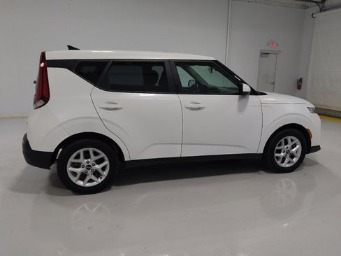 Used 2020 Kia Soul S image 10