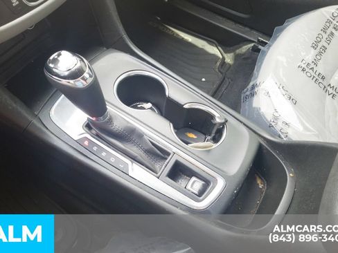 Used 2019 Chevrolet Equinox LS FWD image 9