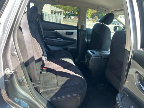 Used 2017 Nissan Murano SV image 18