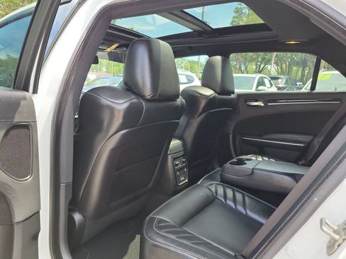 Used 2023 Chrysler 300 C RWD image 11