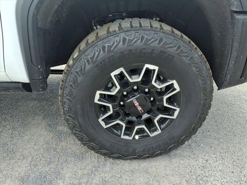New 2026 GMC Sierra 2500 AT4X image 9